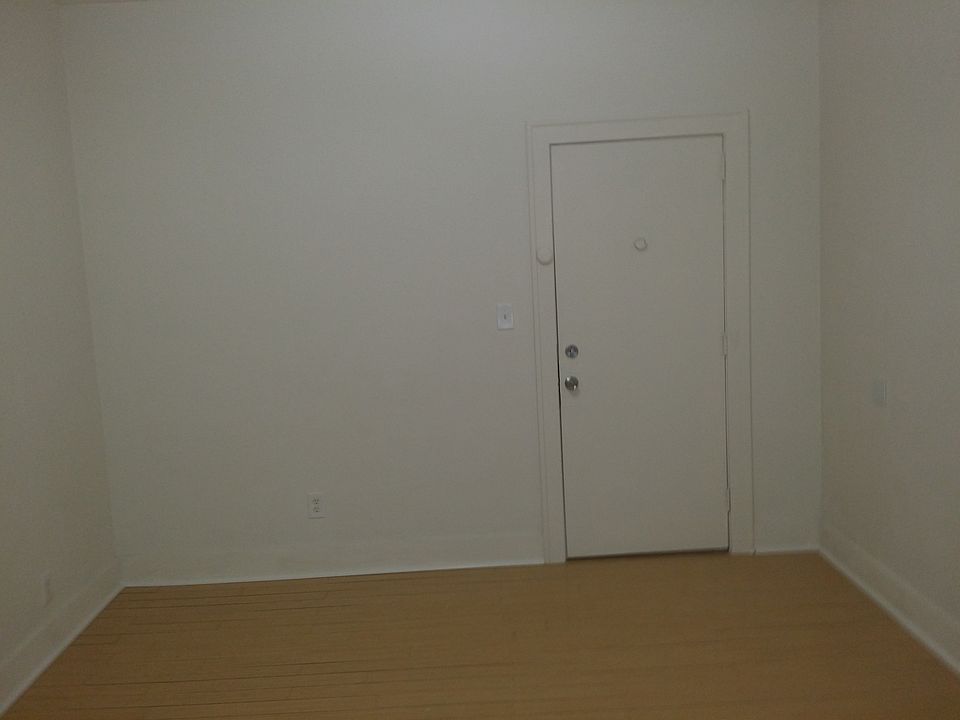Building Photo 3