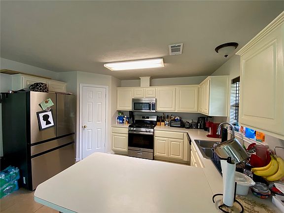 5th image of 1206 Mullins Ct
