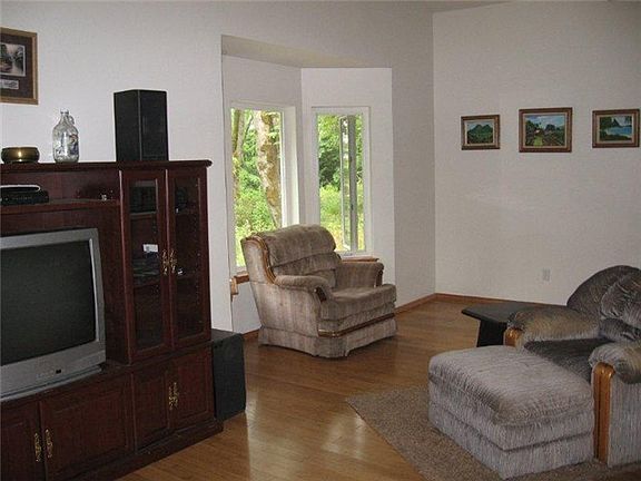 5th image of 141 E Toni Smith Ln
