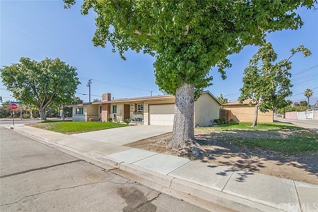 1st image of 1106 N San Antonio Ave