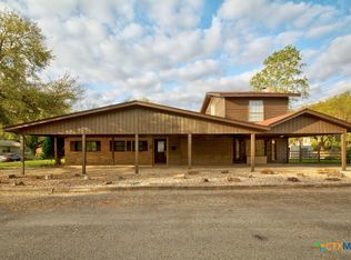 102 Rivercrest St, Luling, TX 78648