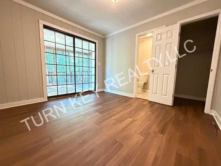 320 Park Rd — Photo 9