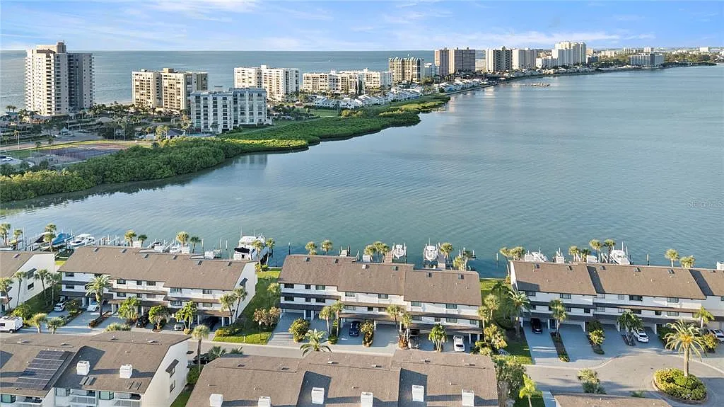 Building Photo - 150 Marina Del Rey Ct