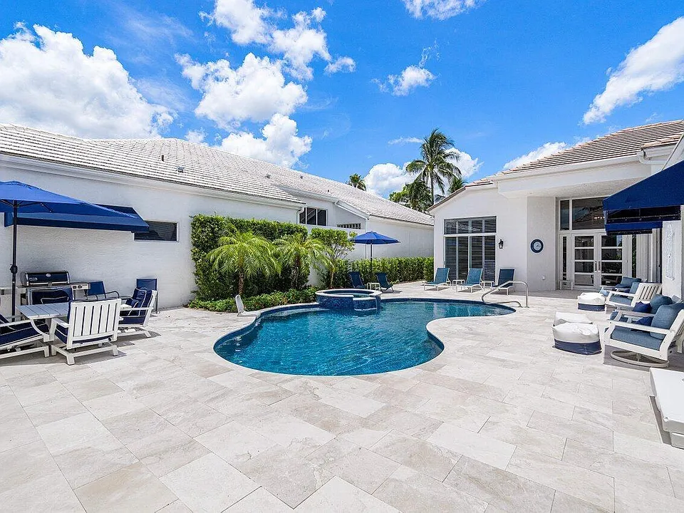 1144 Crystal Dr