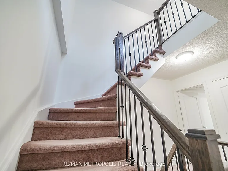 3 Rean Dr #Townhouse 13 — Photo 33