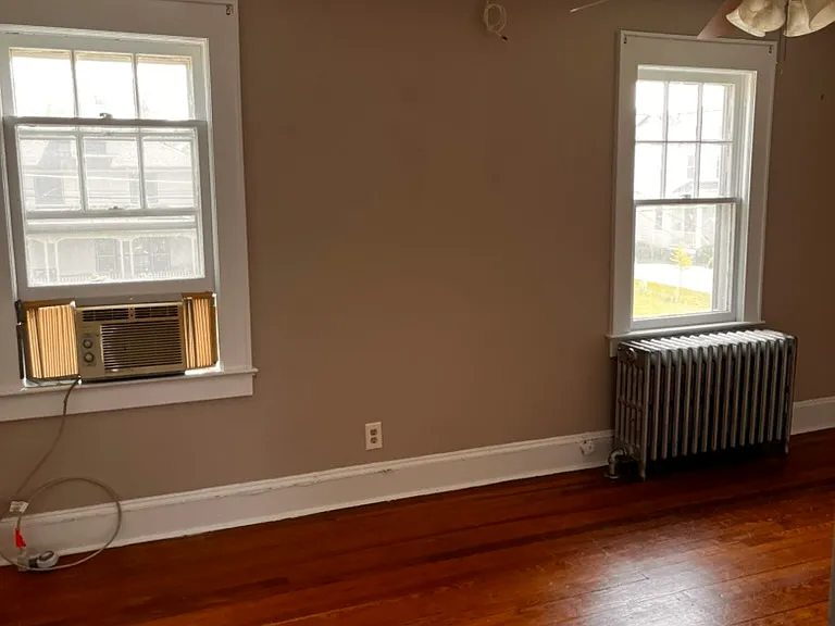 Living Room
All new energy efficient windows to be installed