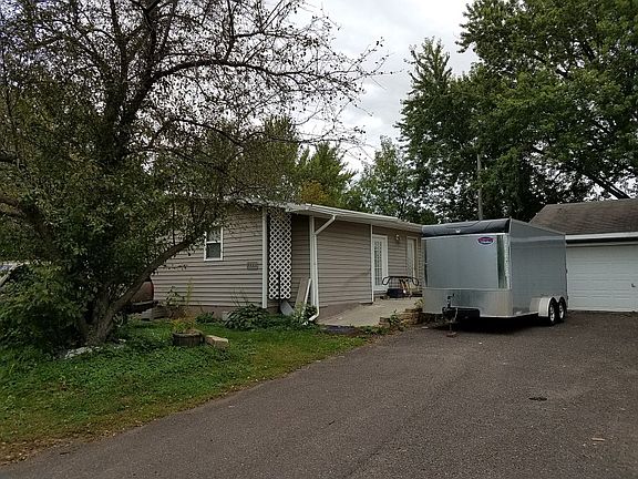 2nd image of 102 Stephan Ave W