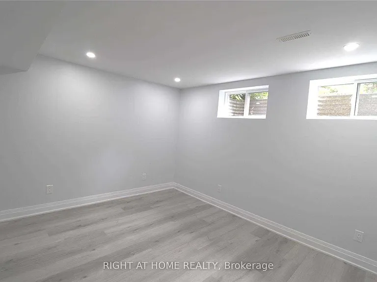 688 Village Pkwy — Photo 5