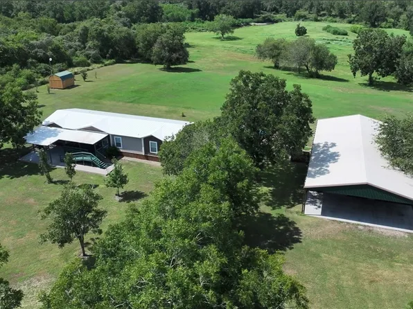 4516 Fm 1090 N, Port Lavaca, TX 77979