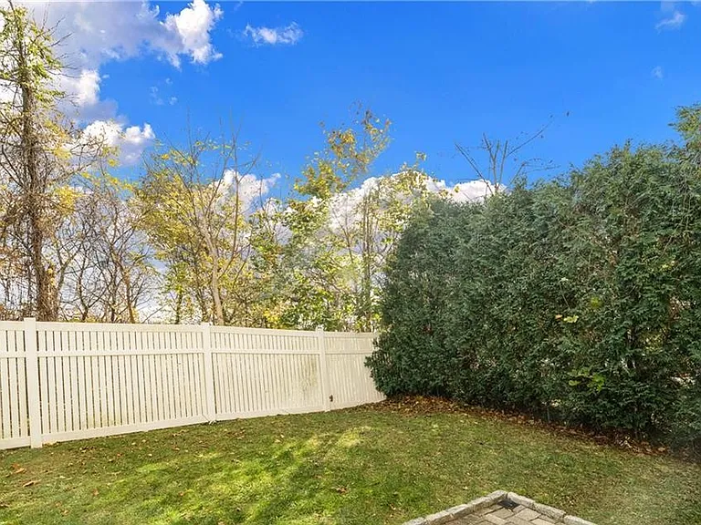 186 Woodside Ave #3 — Photo 18