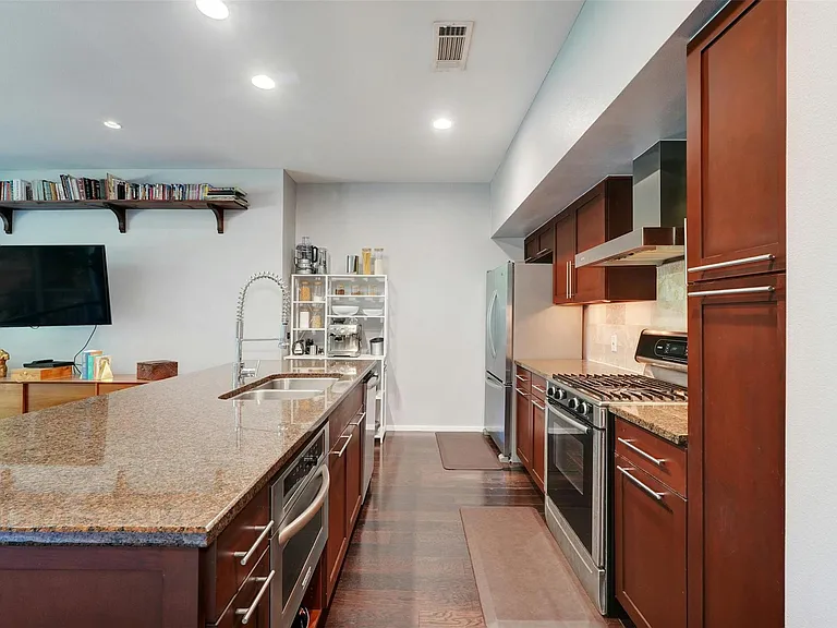 1600 Barton Springs Rd #5210 — Photo 11