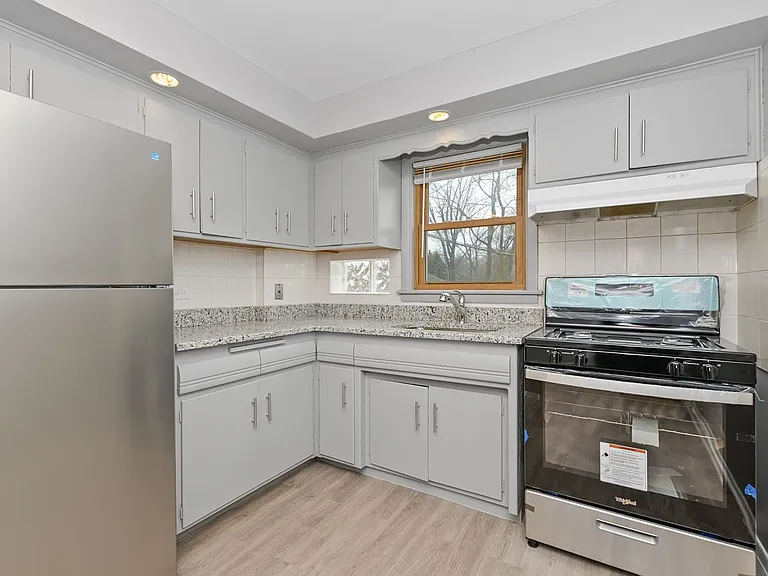 1514-20 W 99th St — Photo 9