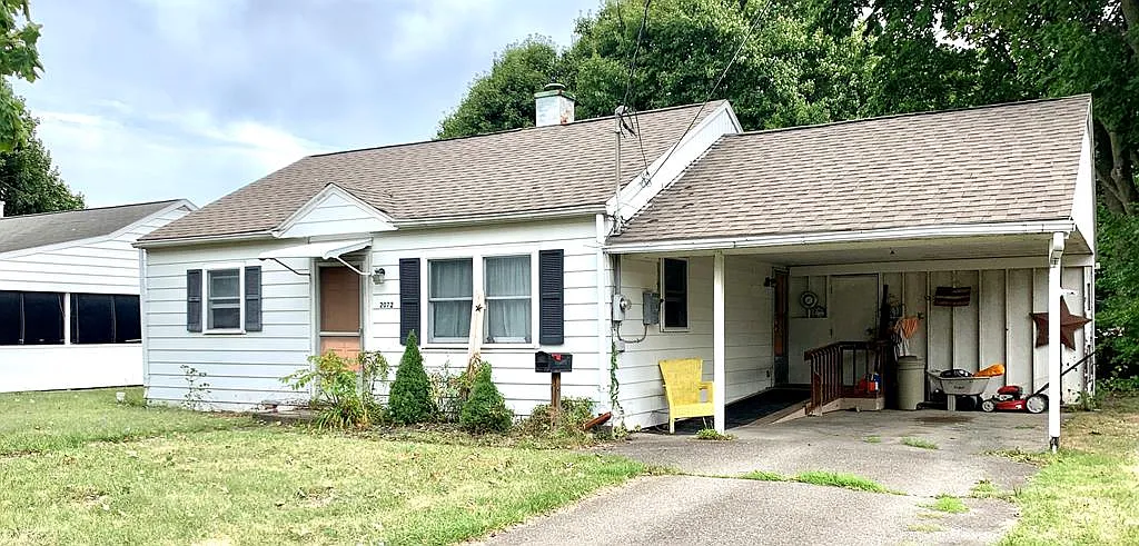 2072 Grand Central Ave photo 1