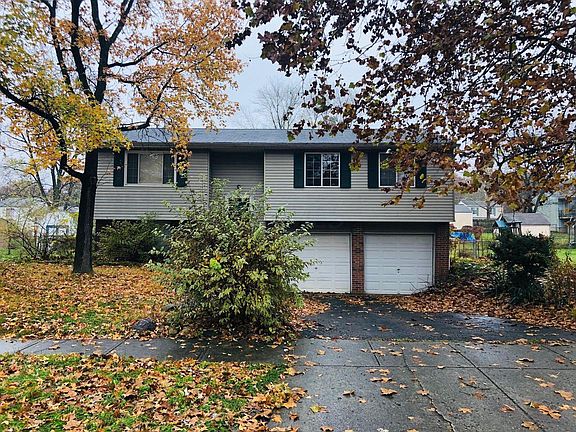 2nd image of 480 Pickerington Hills Dr