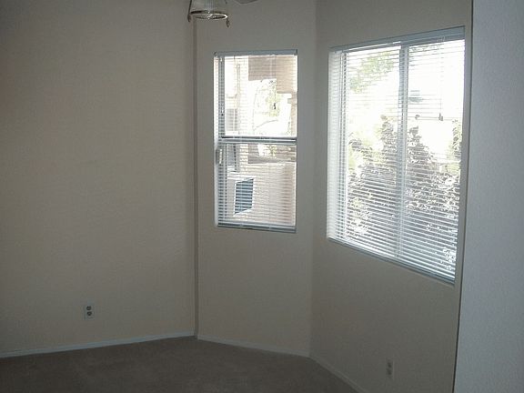 4th image of 912 Boulder Springs Dr