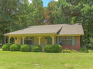 70 Christopher Dr, Columbus, MS 39702
