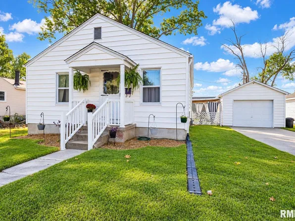 318 S 3rd St, Marion, IL 62959