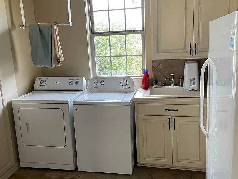 225 Kitchings Dr — Photo 8