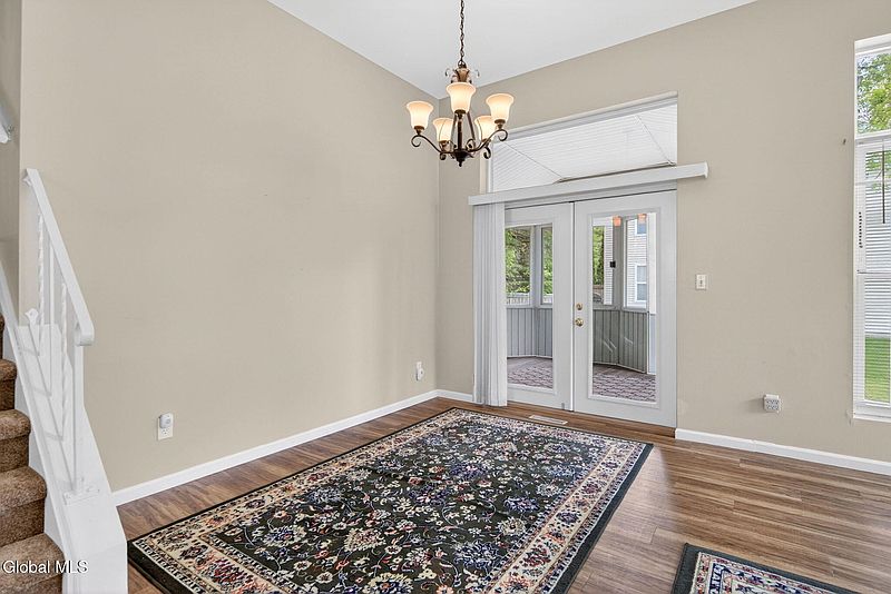 4th image of 148 Goldfinch Lane