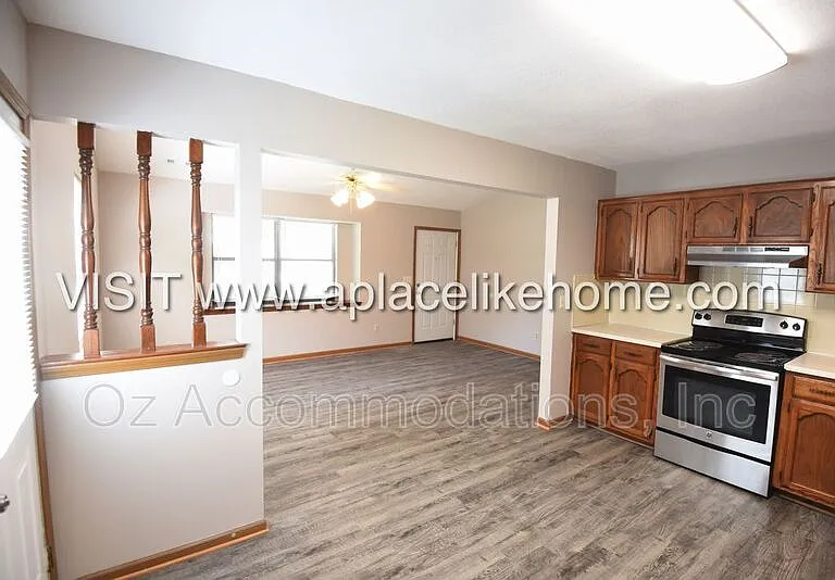 119 SE Greystone Dr — Photo 9