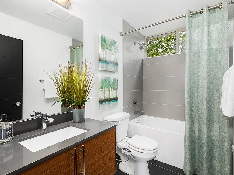 2608 S Judkins St — Photo 15