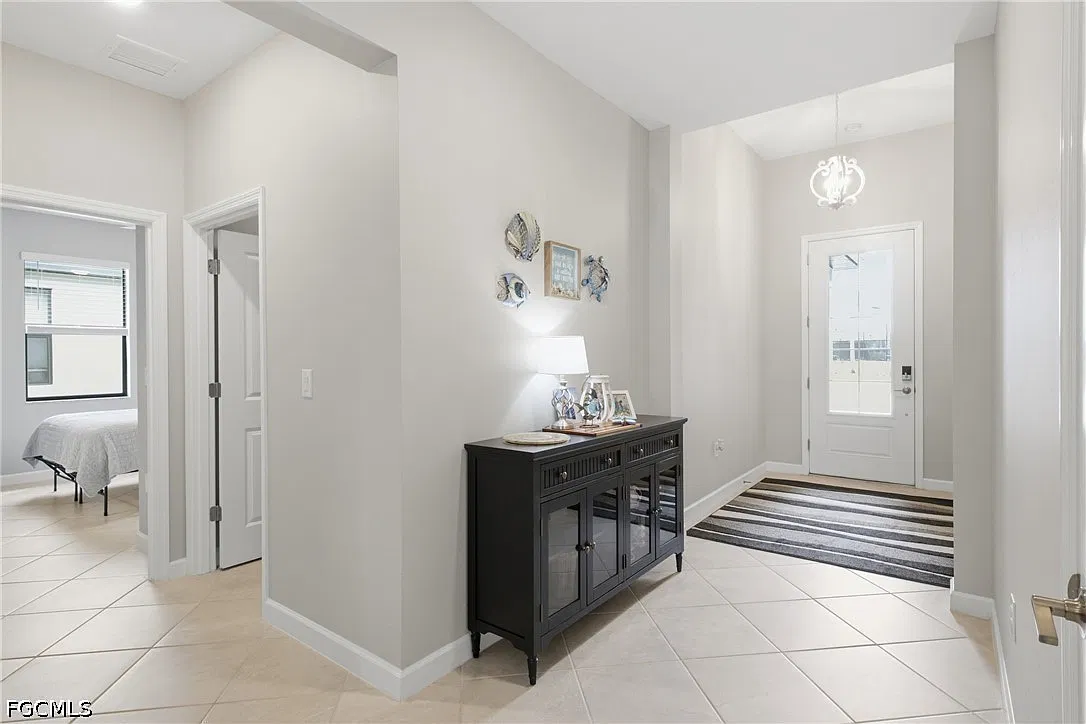 4 bed, 3.0 bath, 2032 sqft, $7,500 — Photo 4