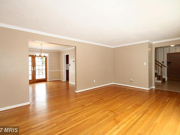 4th image of 9718 Limoges Dr