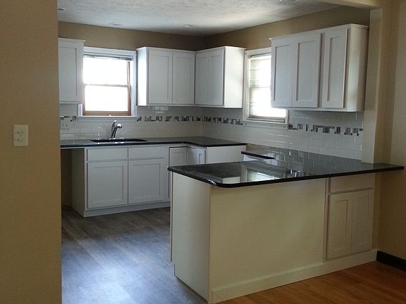 5th image of 4653 Mason St