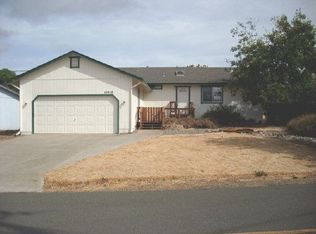 17018 Squirrelhill Rd, Hidden Valley Lake, CA 95467