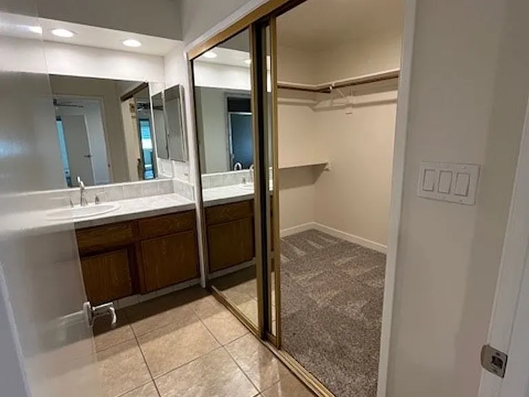 8900 Campus Park Ct — Photo 11
