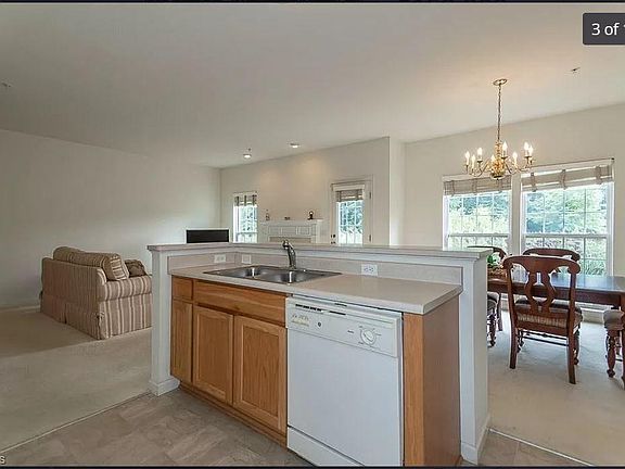 5th image of 2935 Stratford Way