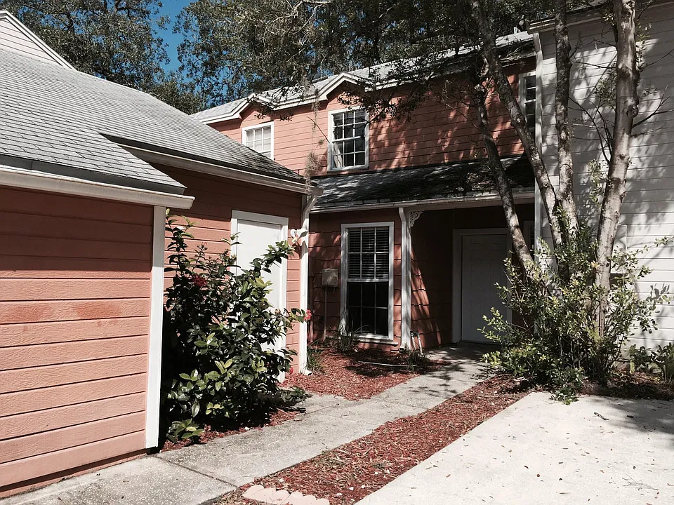 9459 Forest Hills Cir