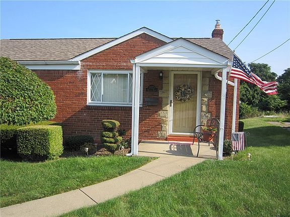 2nd image of 1023 Bellaire Dr