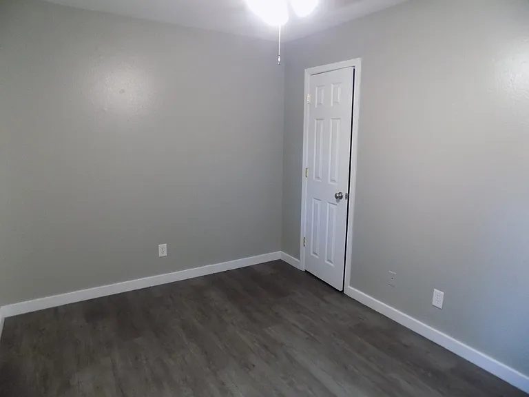 115 Belmont Dr — Photo 11