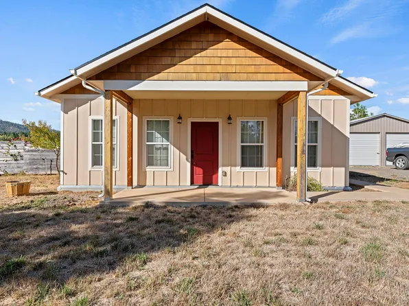 630 Schumacher St, Cave Junction, OR 97523