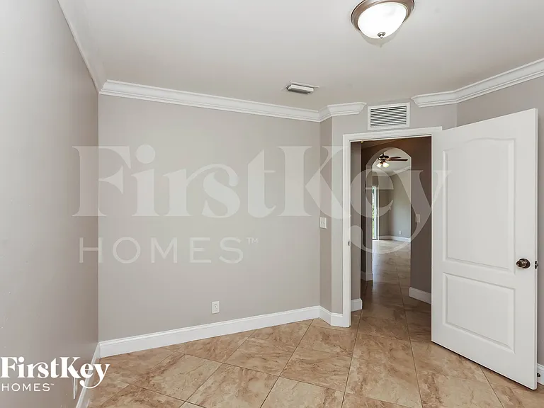 4210 22nd St SW — Photo 14
