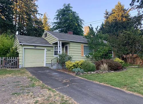 5621 SW Cameron Rd Photo 1