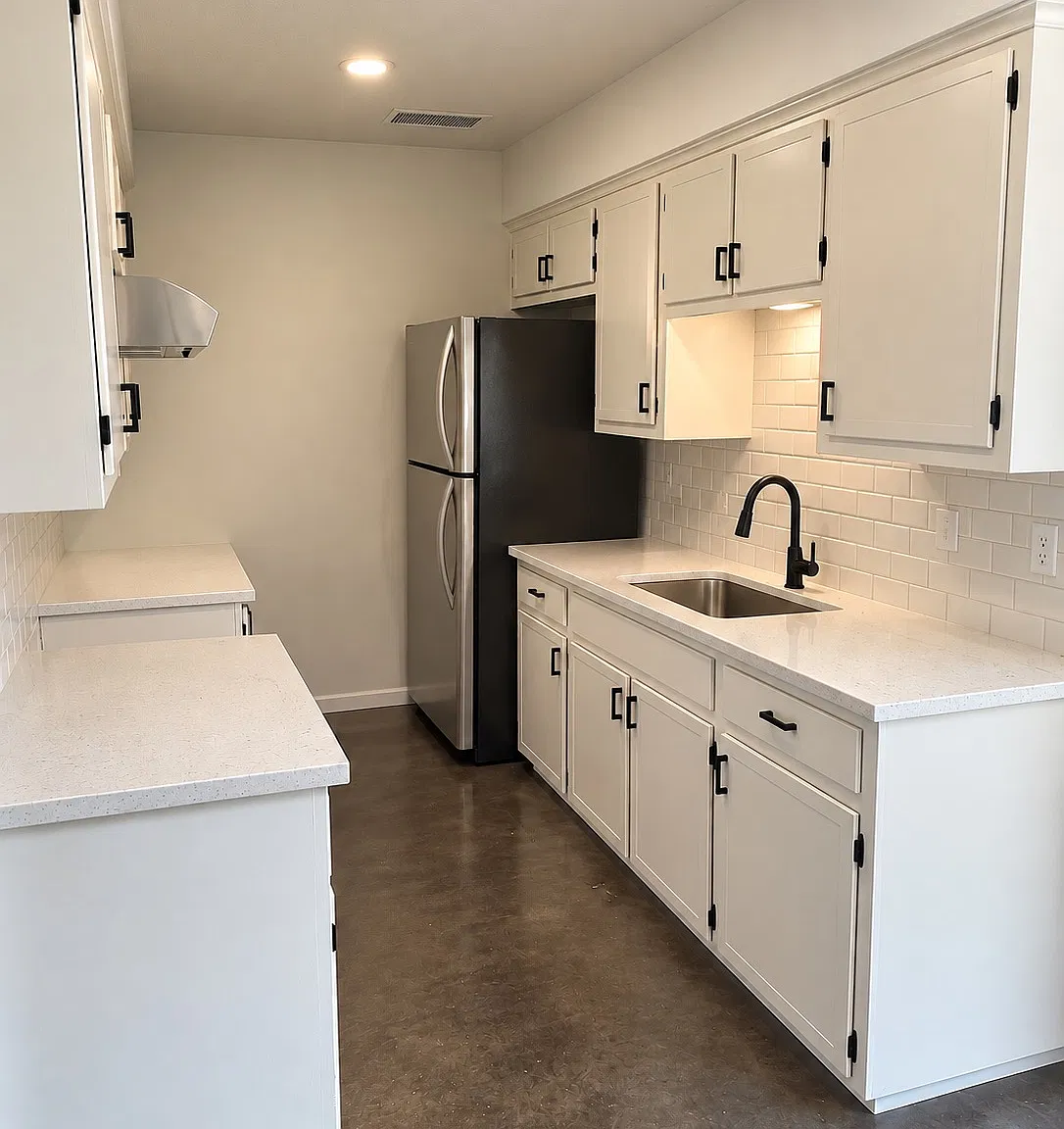 2 bed, 825 sqft, $1,800 — Photo 1