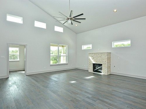 3rd image of 514 Fife Dr