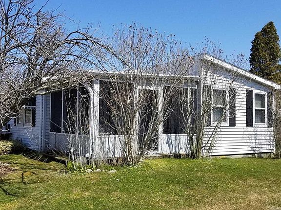 5th image of 27 Village Cir S