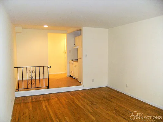 Rented by City Connections Realty | media 11