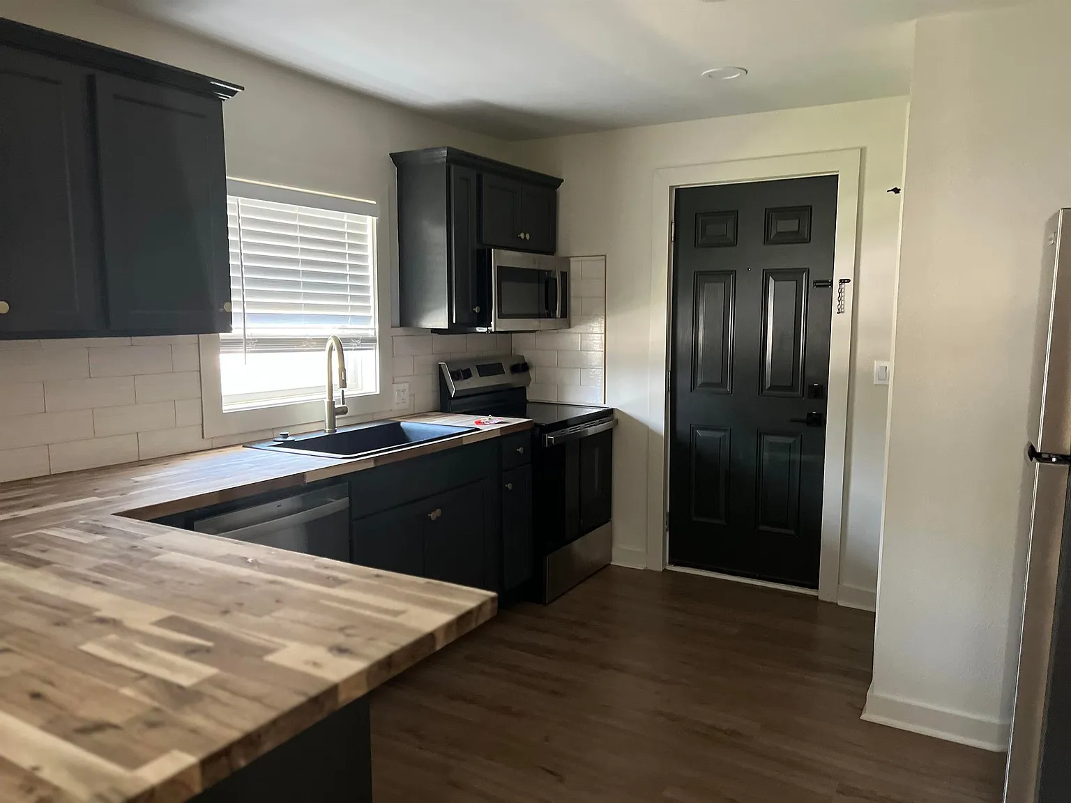 4501 College Main St — Photo 4