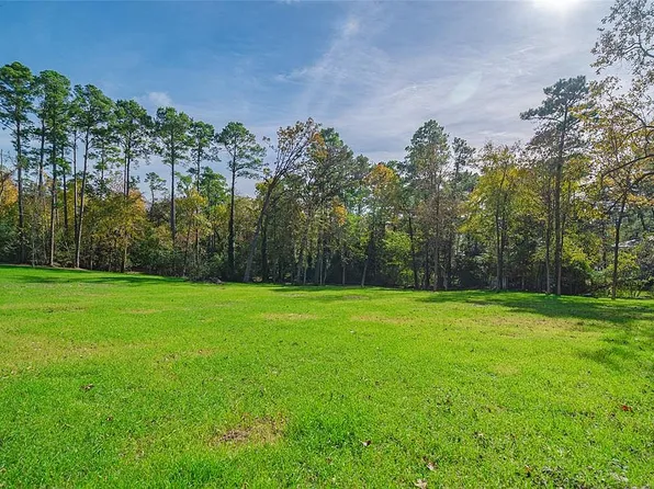 207 S Circle Dr, Livingston, TX 77351