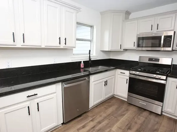 303 Yaupon St, Sweeny, TX 77480