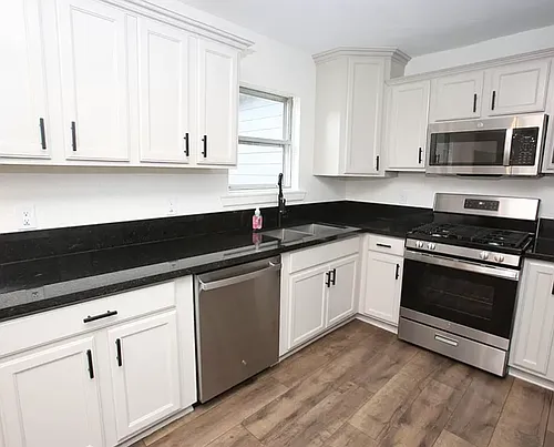 303 Yaupon St Photo 1