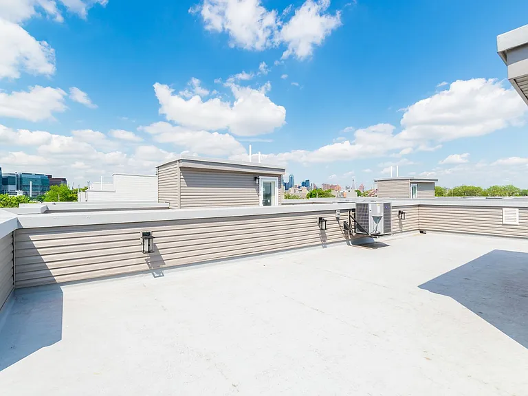 1351 S Myrtlewood St — Photo 37