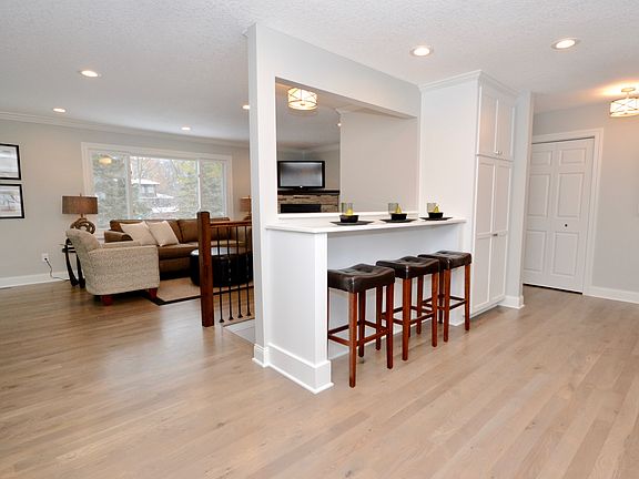 2nd image of 969 Parker Ave