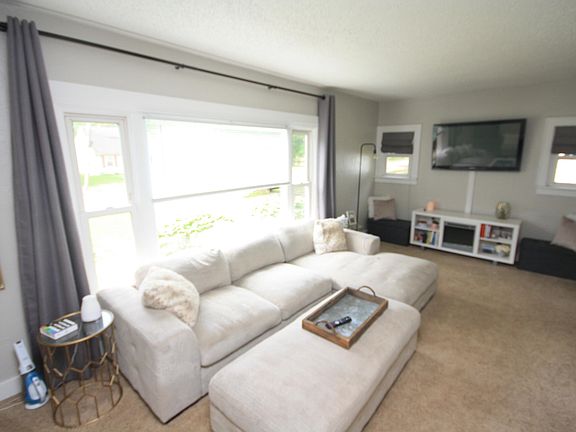 2nd image of 2223 Lakeway Ave