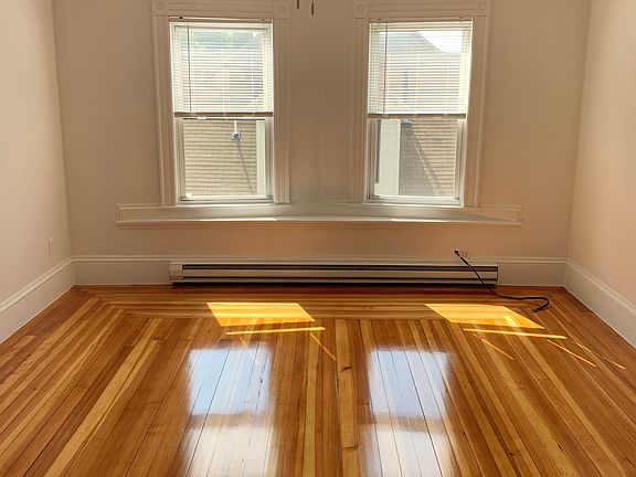 3rd image of 136 Glendale Rd #3