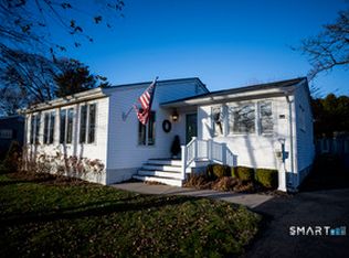 10 Edwards Rd, Old Saybrook, CT 06475